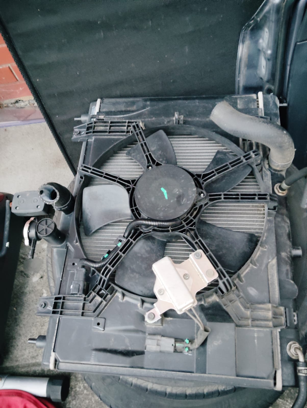 2006 Nissan Tiida Radiator